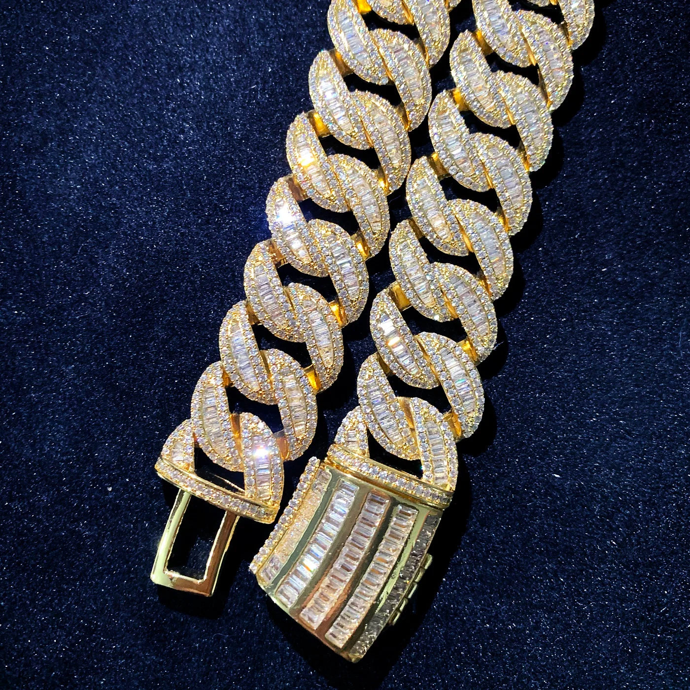 Baguette Curve Cuban Link Chain Necklace - 19mm - Icedgame & Co
