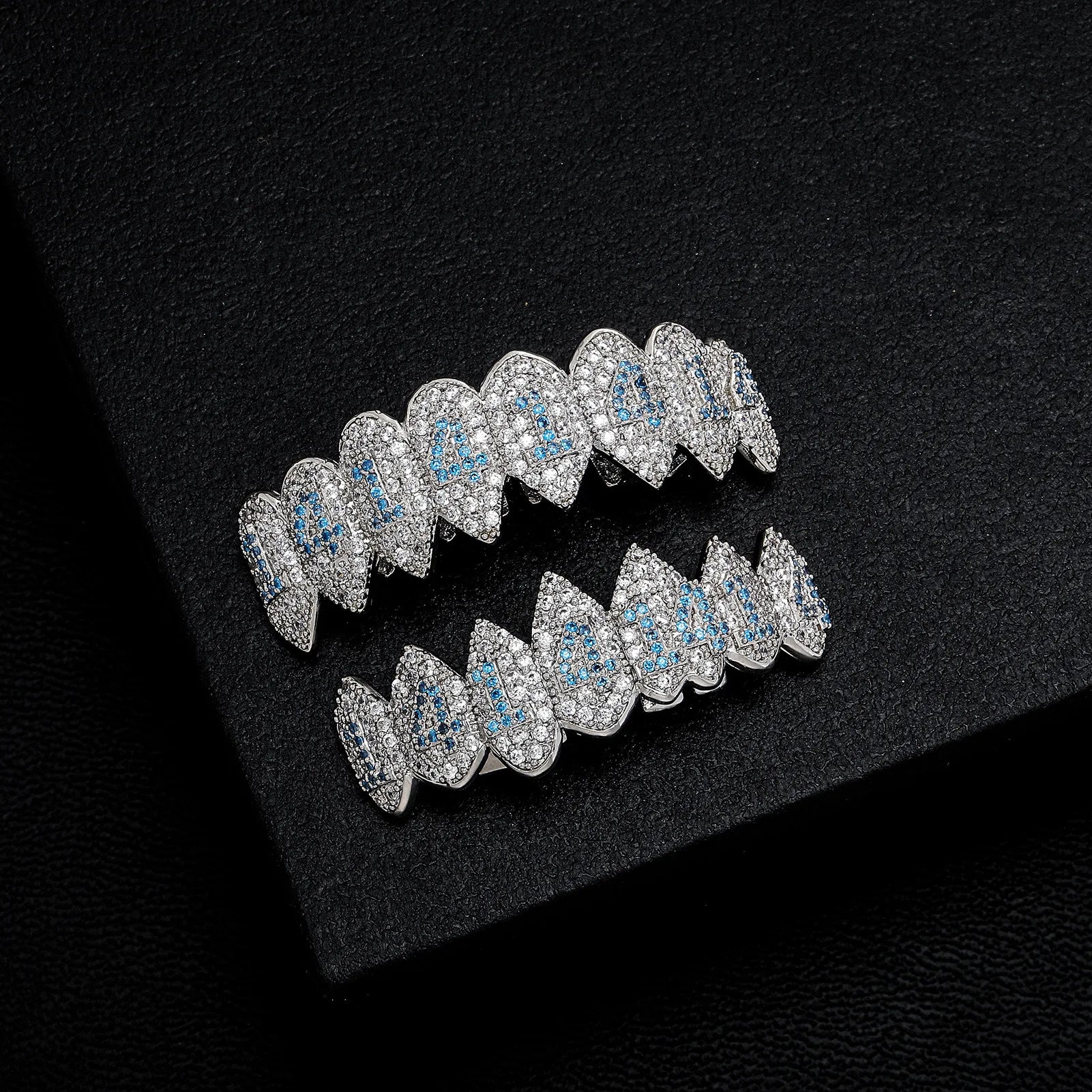 ICED FANG VAMPIRE BLUE DIAMOND GRILLZ