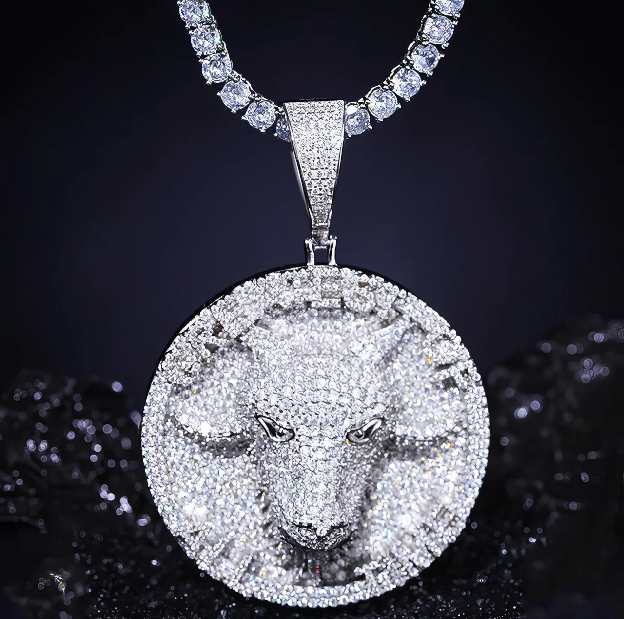 S925 Moissanite GOAT Head Circle Pendant