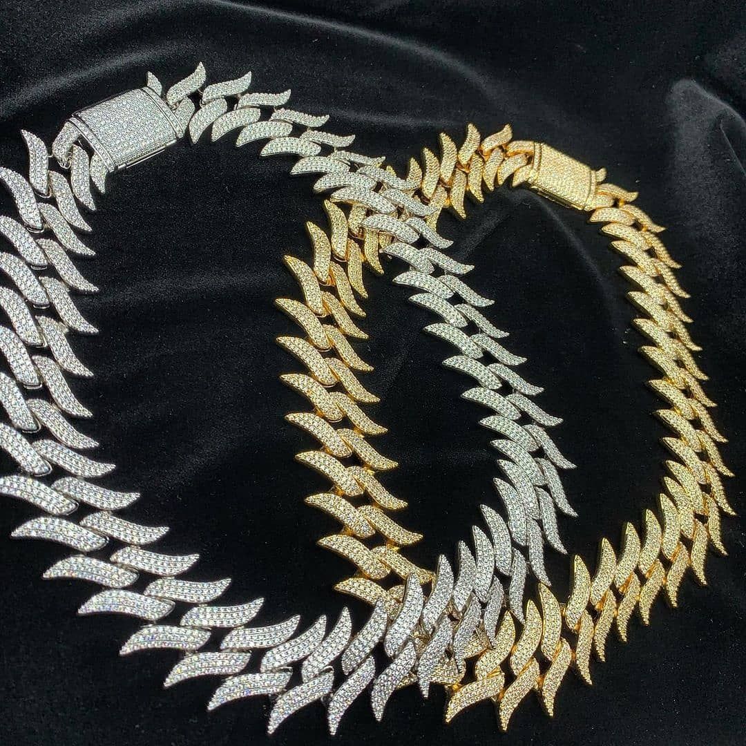 30mm Spiked Cuban Chain in Gold / White Gold