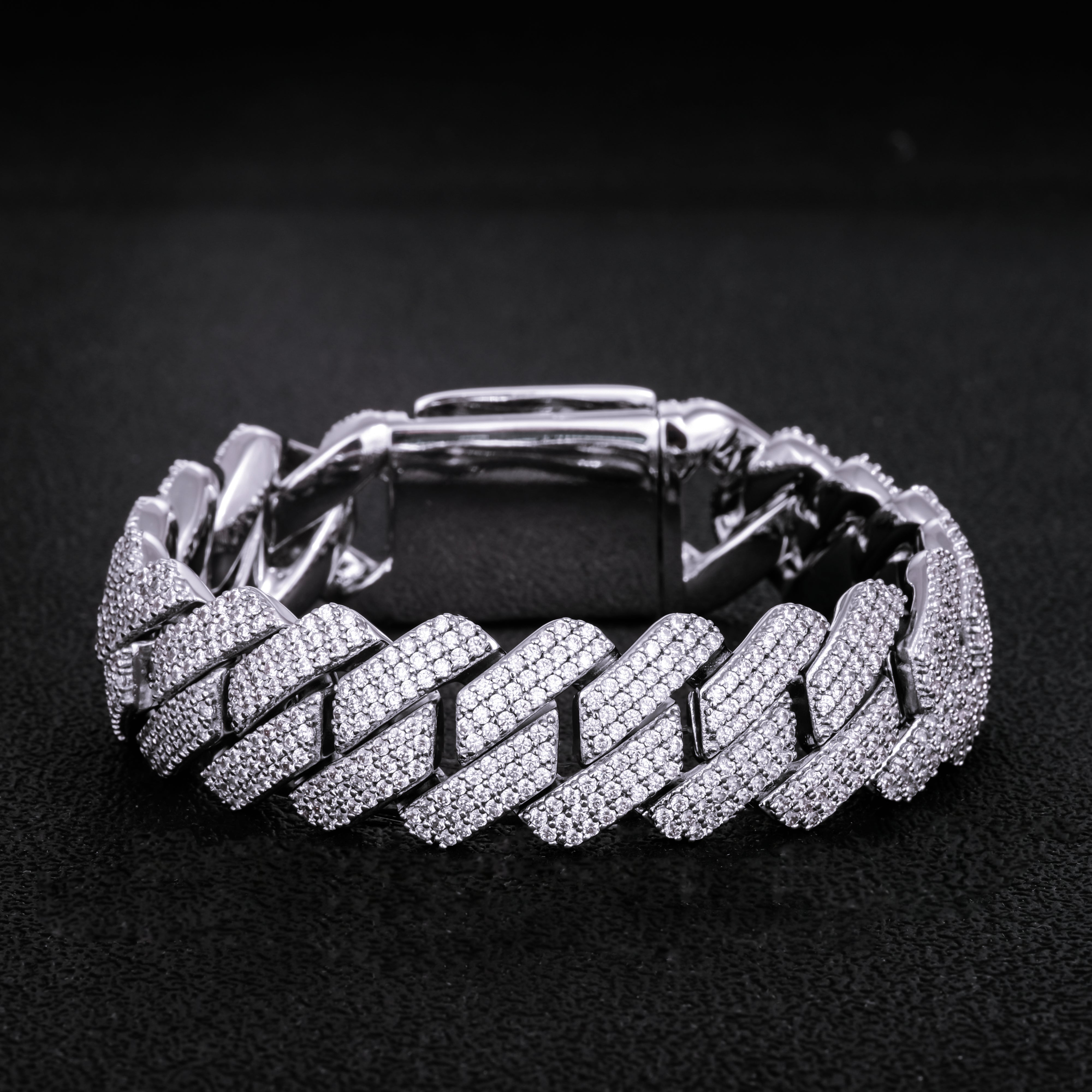(19MM) 3 ROWS DIAMOND PRONG LINK CUBAN BRACELET IN WHITE GOLD/GOLD