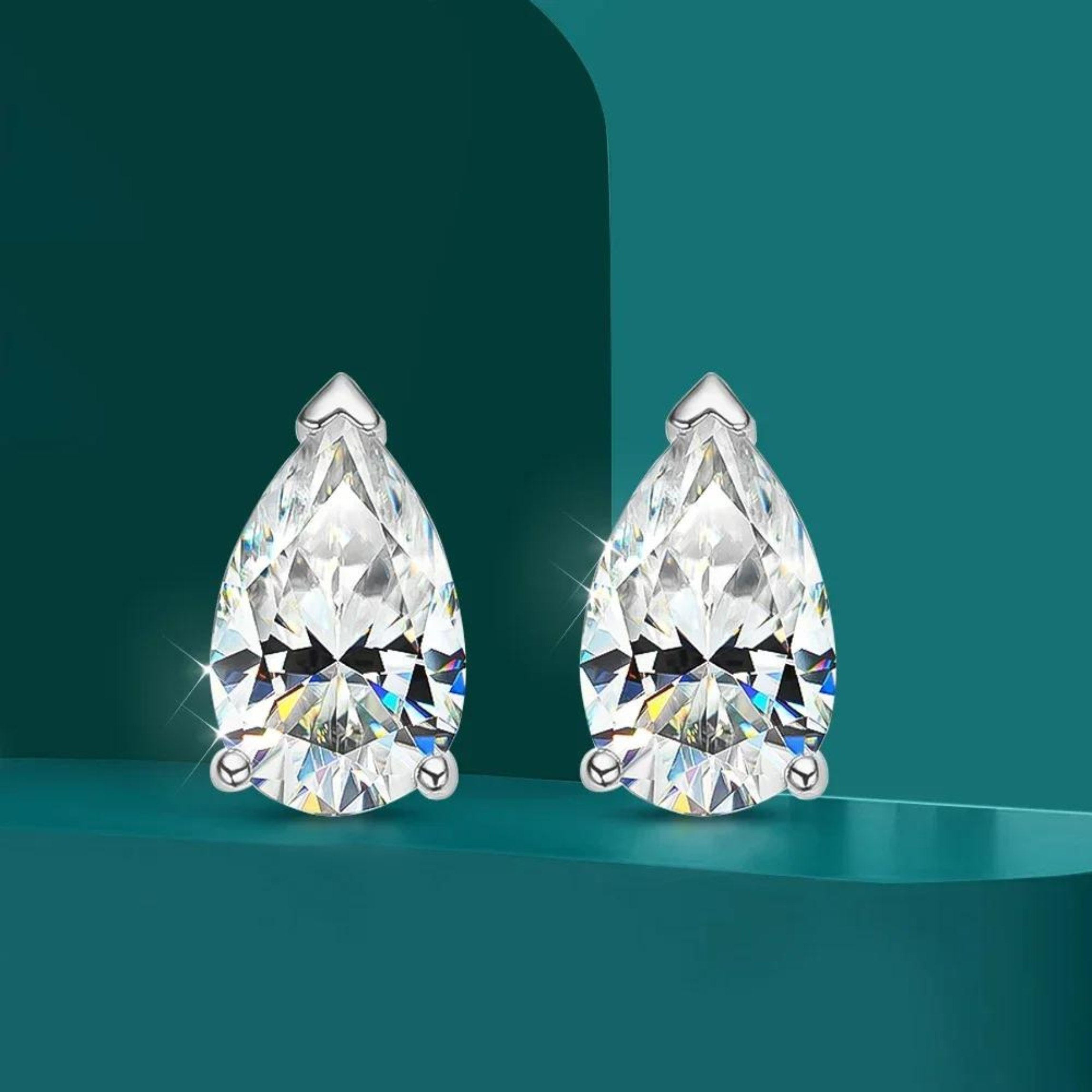 Women's S925 Moissanite Pear Diamond Stud Earrings