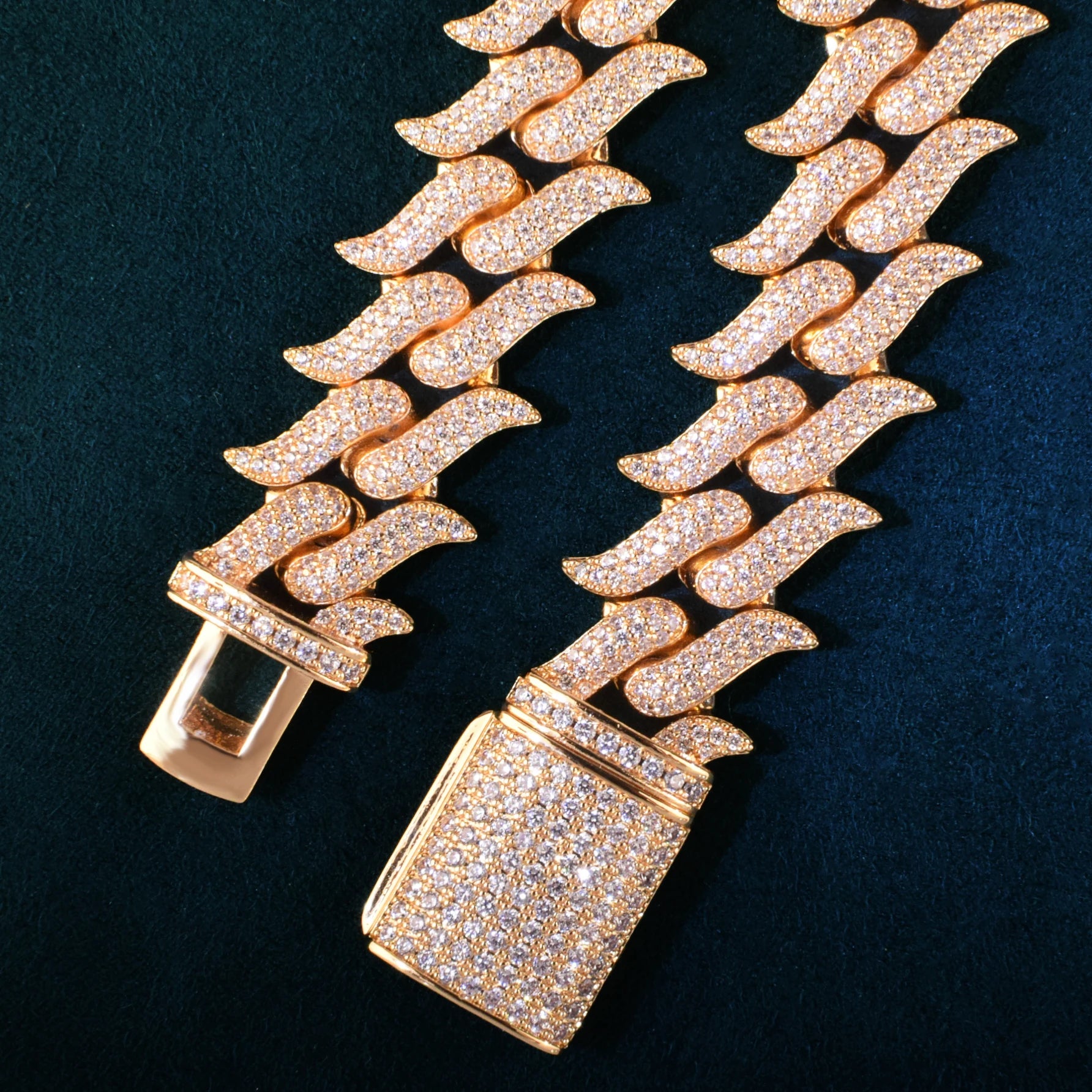 18MM SPIKED DIAMOND CUBAN LINK CHAIN NECKLACE