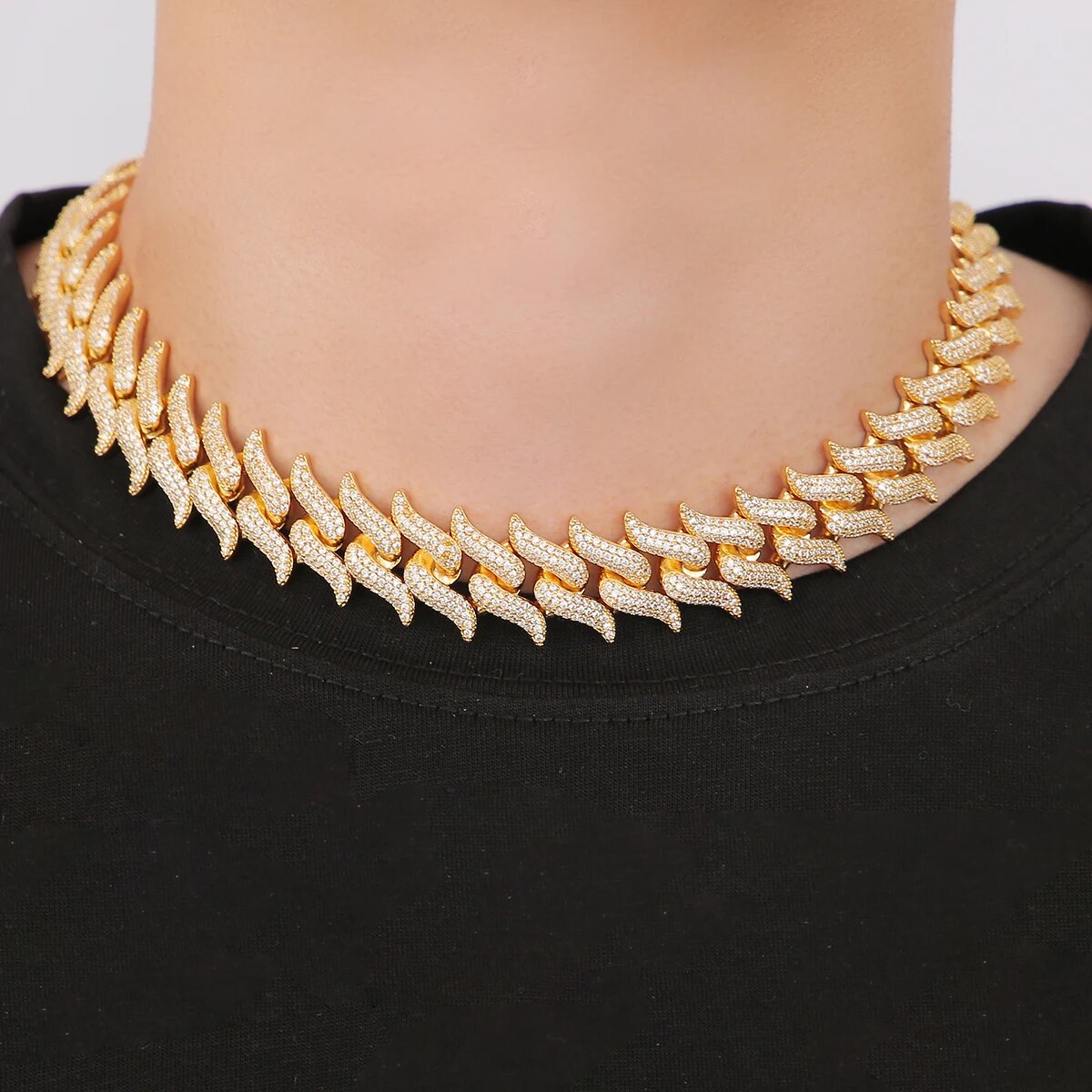18MM SPIKED CUBAN LINK ICED-OUT DIAMOND NECKLACE CHAIN