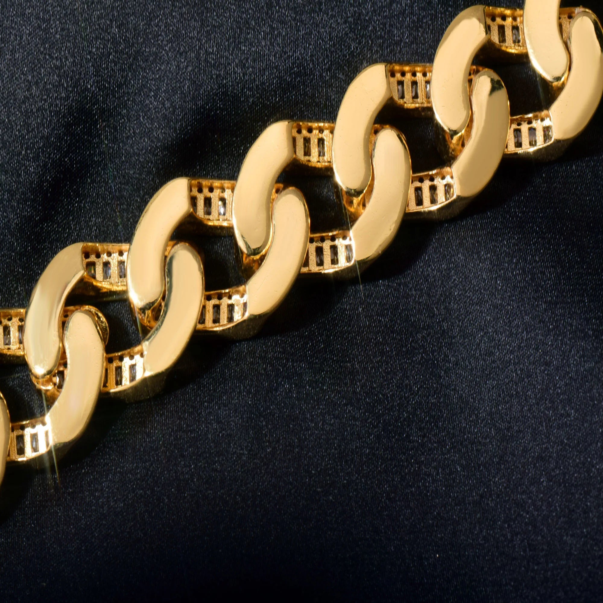 18mm Baguette Cuban Link Chain Necklace