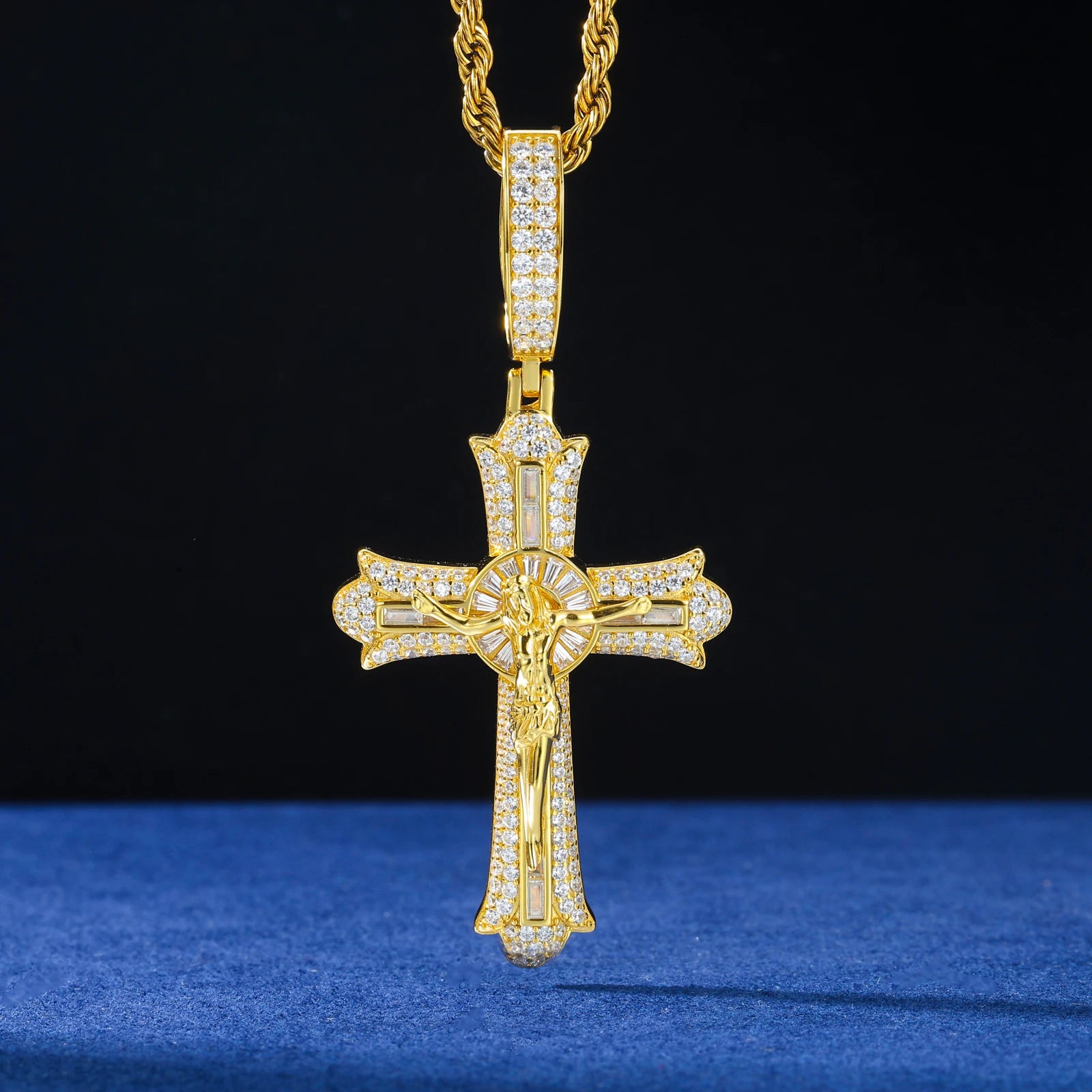 S925 Moissanite Crucifix Budded Cross Pendant