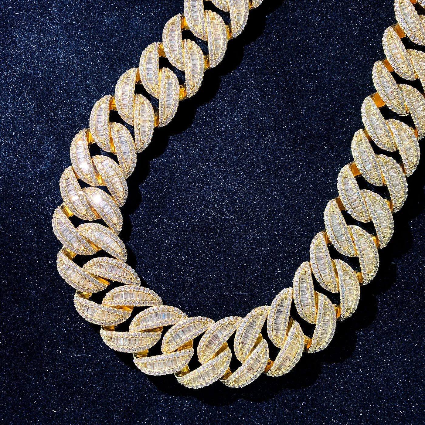 Baguette Curve Cuban Link Chain Necklace - 19mm