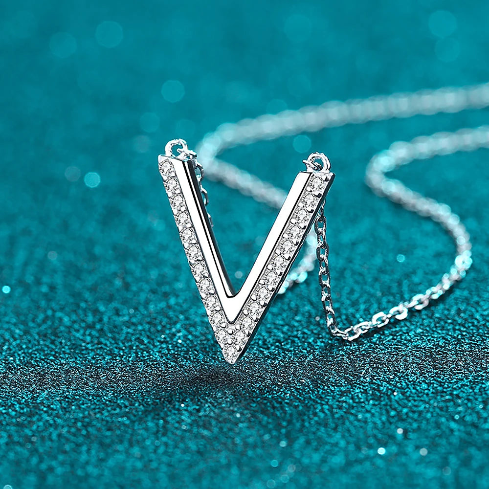 Women's V-Shape Pave Diamond Pendant Necklace