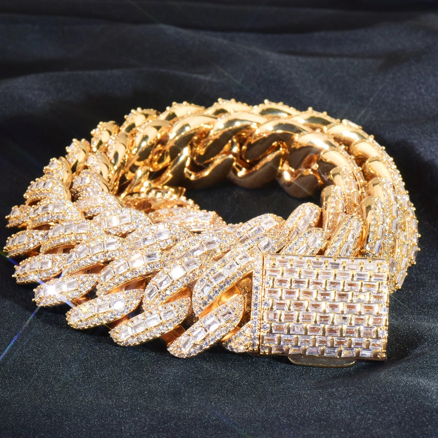 20mm Iced Out Baguette Curve Diamond Cuban Link Chain